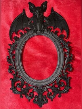 Black Bat Gothic Ornate Oval Frame